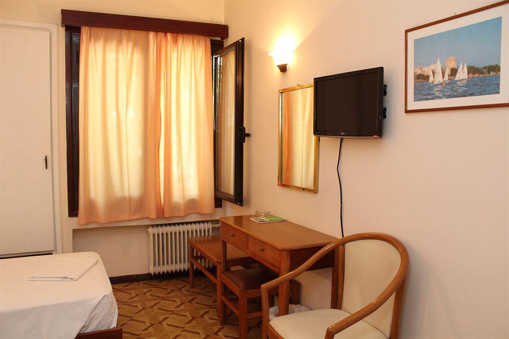 Nefeli Hotel Афіни Екстер'єр фото