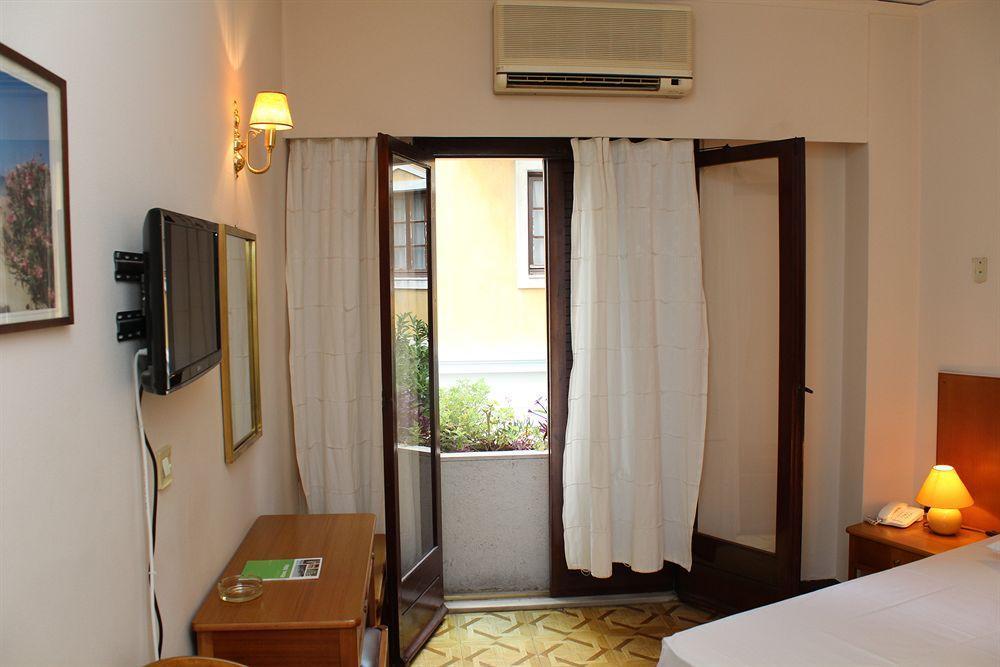 Nefeli Hotel Афіни Екстер'єр фото